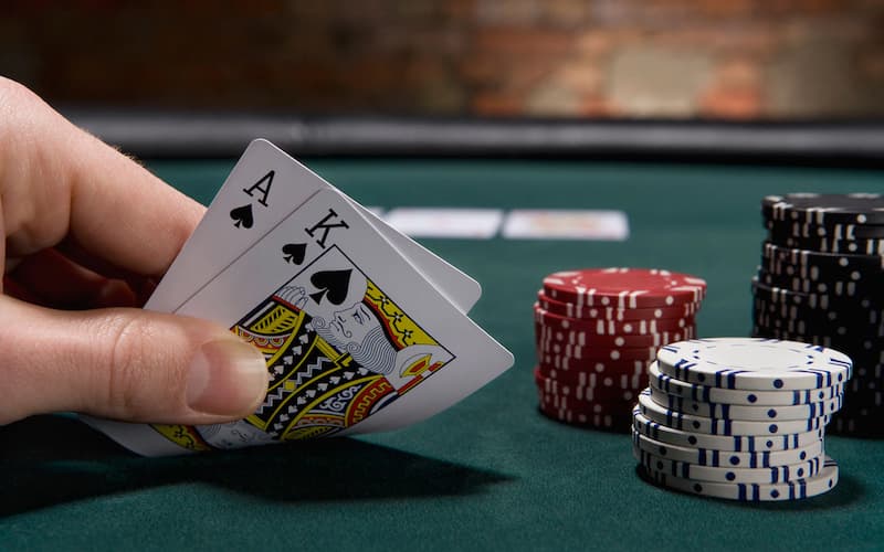 Đánh poker kiếm tiền tỷ mỗi ngày